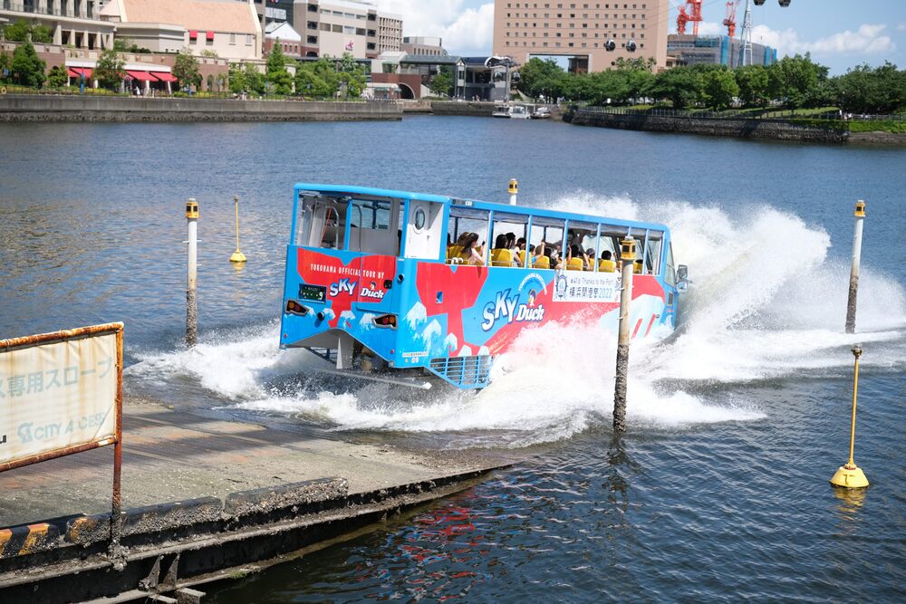 水陸両用バス『スカイダック横浜』乗車会